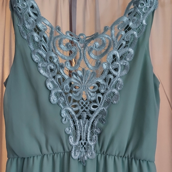 Elegant Green Sleeveless Hi-Low Faux Wrap Dress - Picture 6 of 11